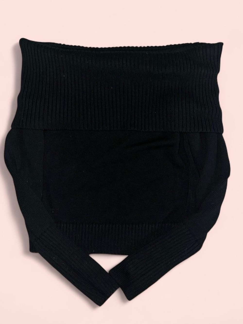 ARITZIA- Black Off-Shoulder Ribbed Knit Top